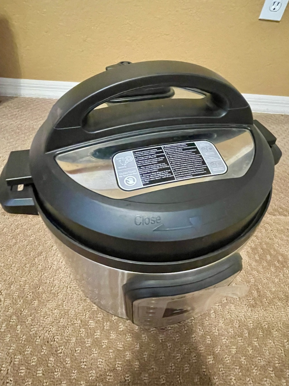 Instant Pot 8 quart- Electric Pressure Cooker - Black and Stainless Steel